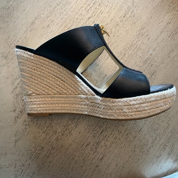 Micheal Kors Wedge Sandals - Size 8 - Picture 2 of 4